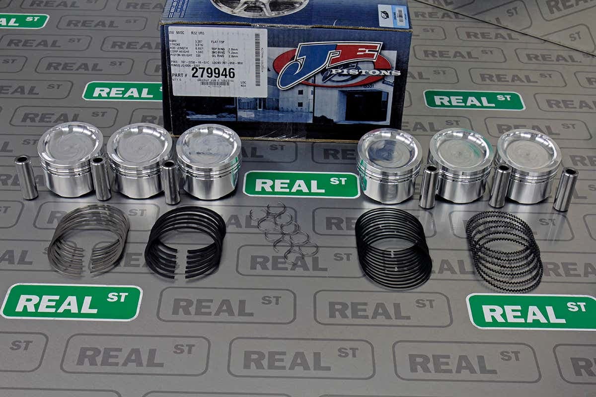 Поршни JE Pistons (84 мм, СЖ 8.5:1) — Golf R32 04 MK4