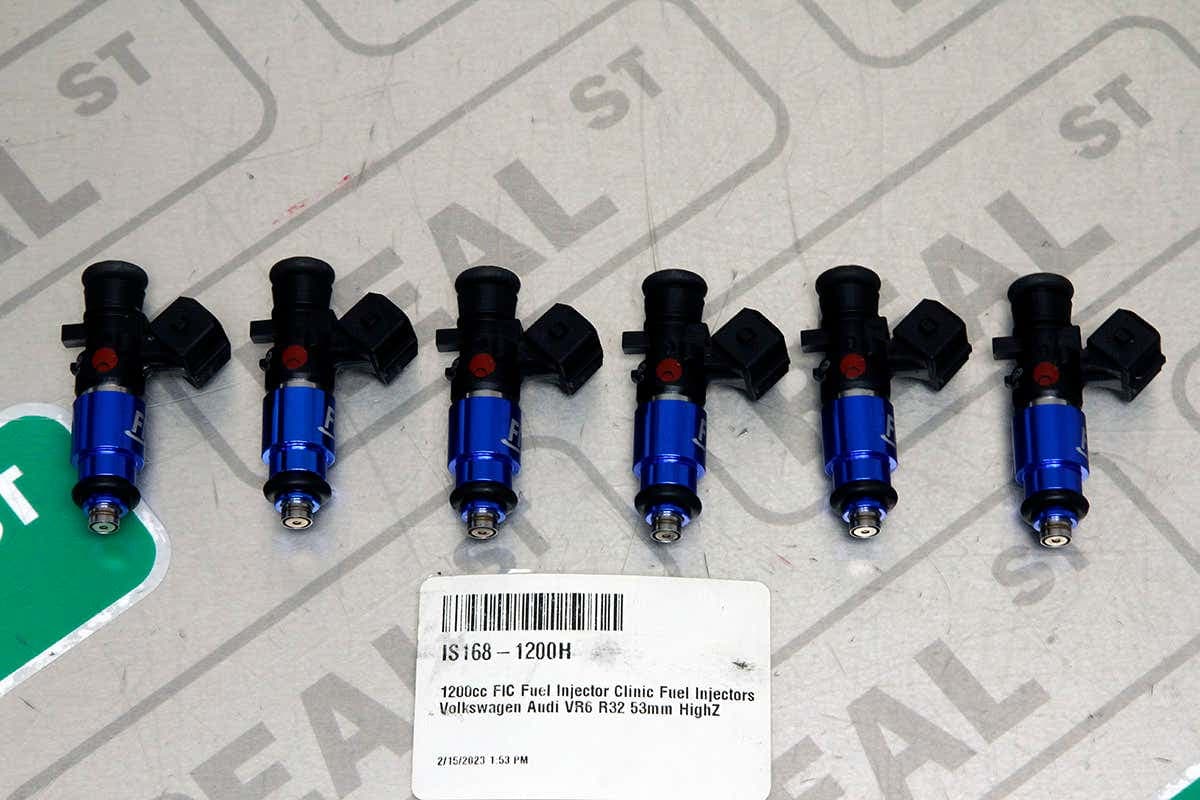 Форсунки FIC Fuel Injector Clinic (1200cc cc) — Golf R32 04 MK4