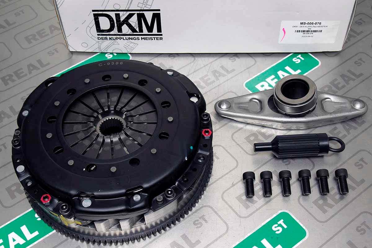 Комплект сцепления DKM MS Stage 3 (со стальным маховиком, органика, двухдисковое) — 135i 11-13 E82